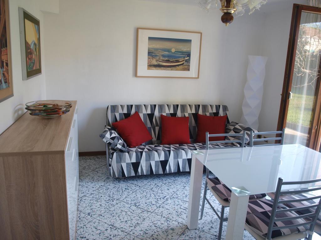 Apartment Maria & Patrizio Lignano Sabbiadoro Habitación foto