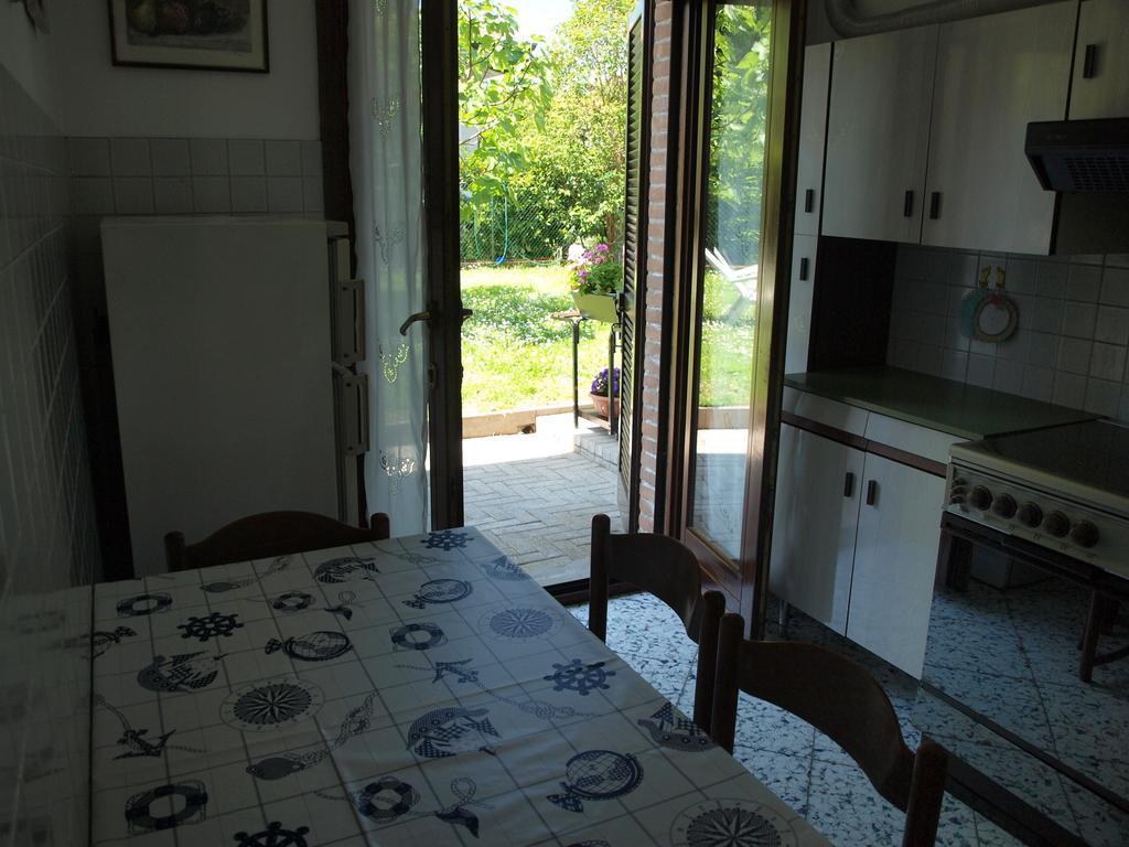 Apartment Maria & Patrizio Lignano Sabbiadoro Habitación foto